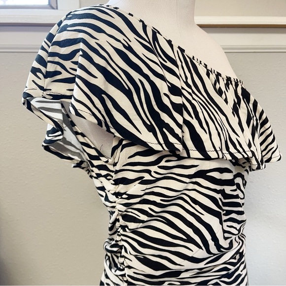U-Lead zebra print one shoulder ruched mini dress - Picture 2 of 5